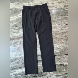 Under Armour Black Chinos Sleek and Comfortable
Size Men’s 32x32